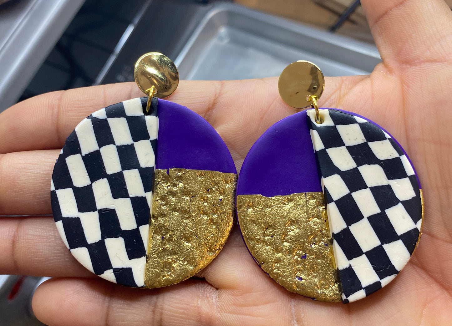 Multi-patterned checkered dangles